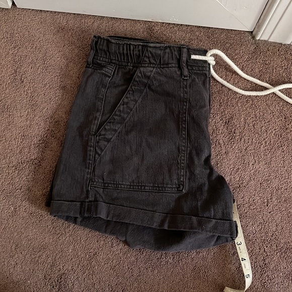 Gray shorts - Picture 4 of 5